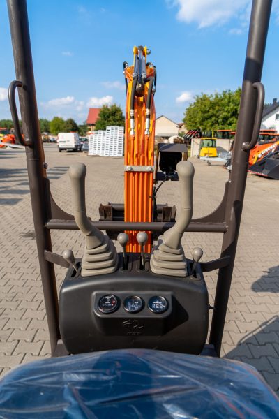 Minikoparka VIP12 RS KUBOTA - obrazek 10