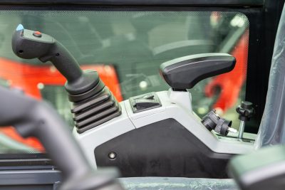 Minikoparka YAMA 950 K - obrazek 2